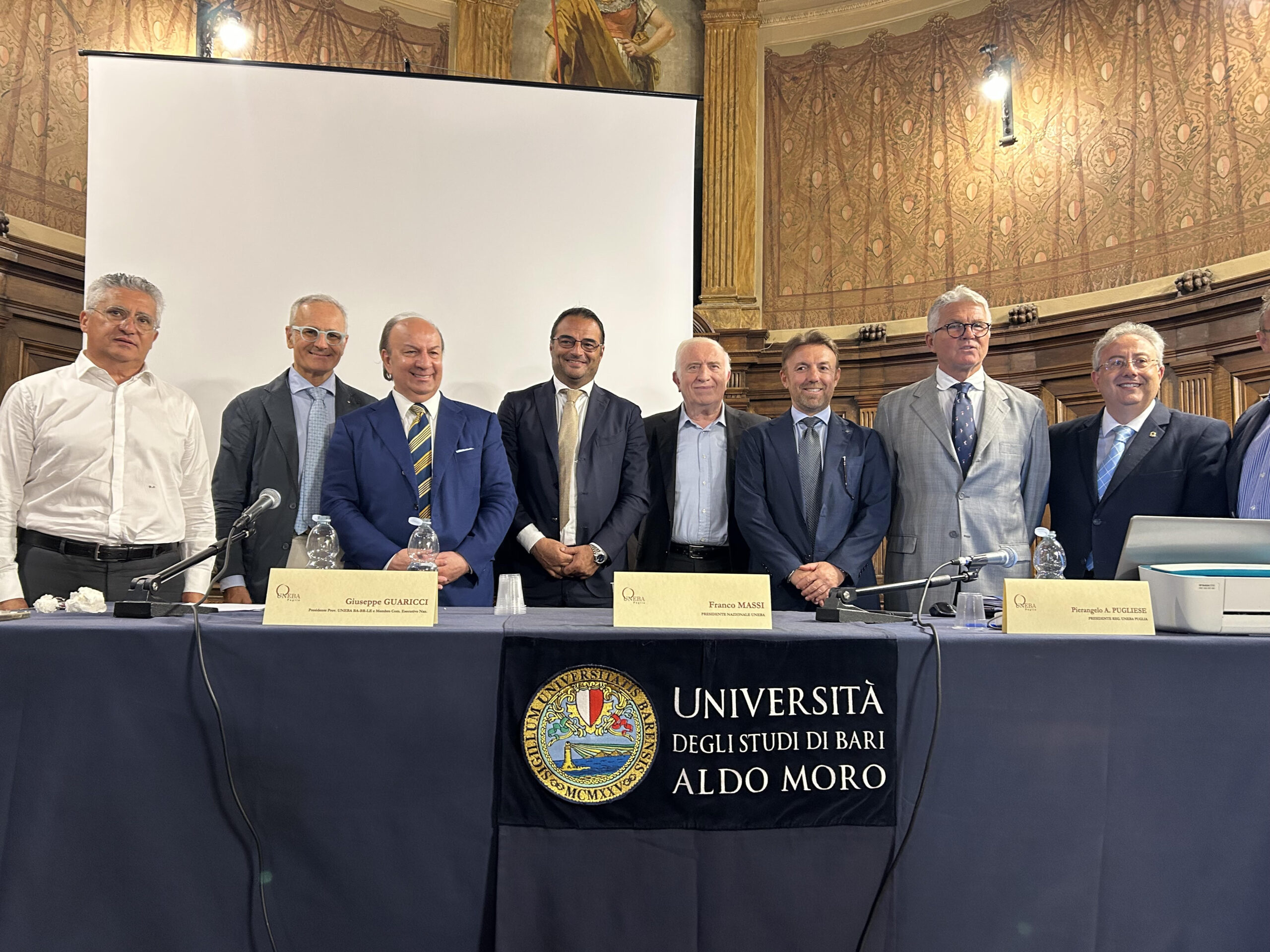 Il nuovo consiglio regionale Uneba Puglia con il presidente nazionale Uneba Franco Massi